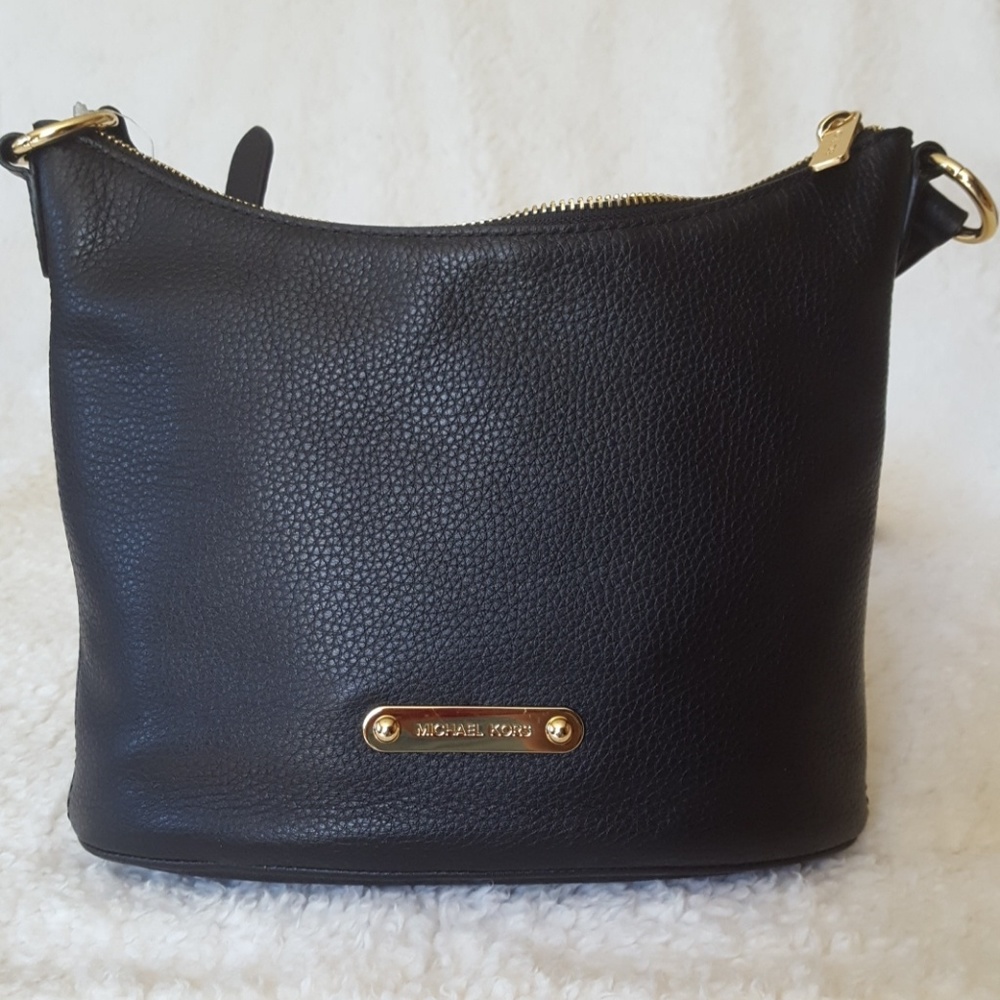 NWT Michael Kors Lupita MD Messenger BLACK